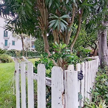 Il Giardino Di Vico Neve Bed & Breakfast Naples Exterior photo